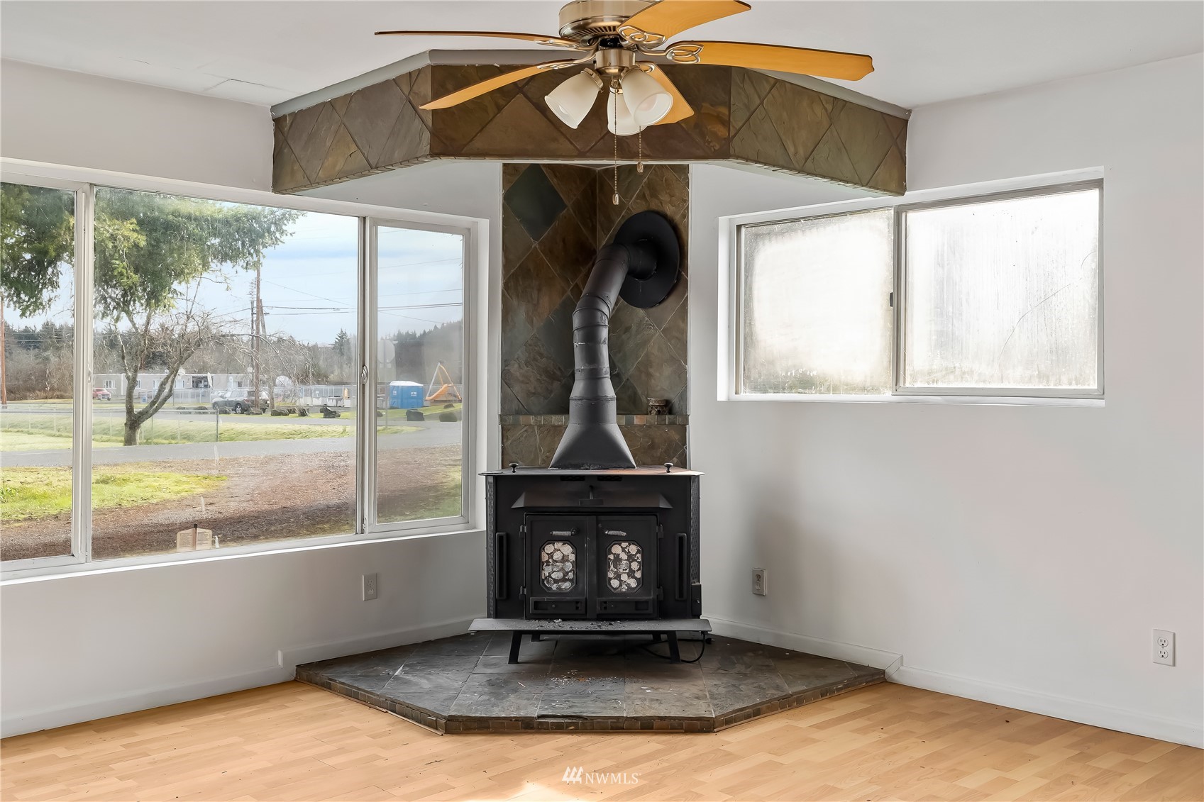 1225 Harding Road Aberdeen, WA 98520 - Photo 5 of 33 Gallery Image 5