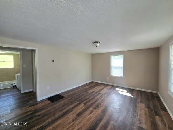 $132,500 | 120 Old Fincastle Road, Rose Hill, VA 24281