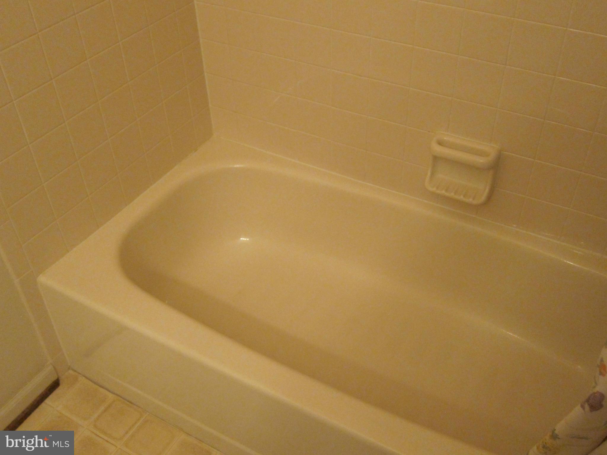 637 Deering Road, Unit 2G Pasadena, MD 21122 - Photo 15 of 21 Bath