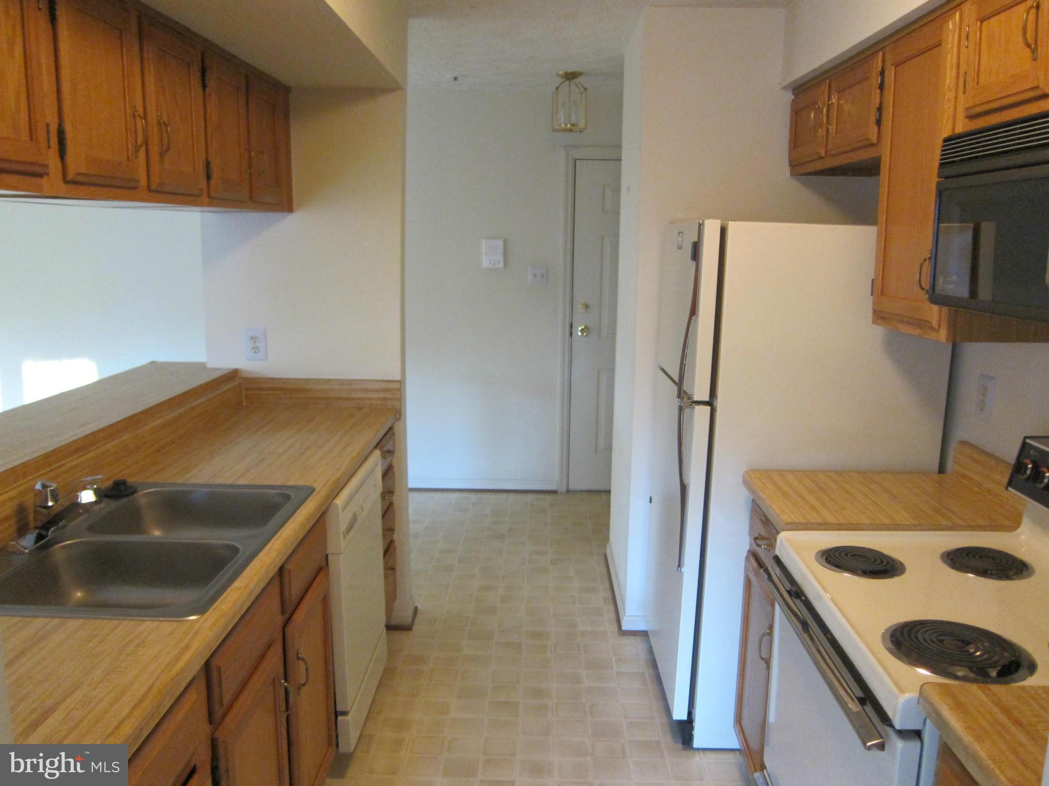 637 Deering Road, Unit 2G Pasadena, MD 21122 - Photo 5 of 21 Kitchen