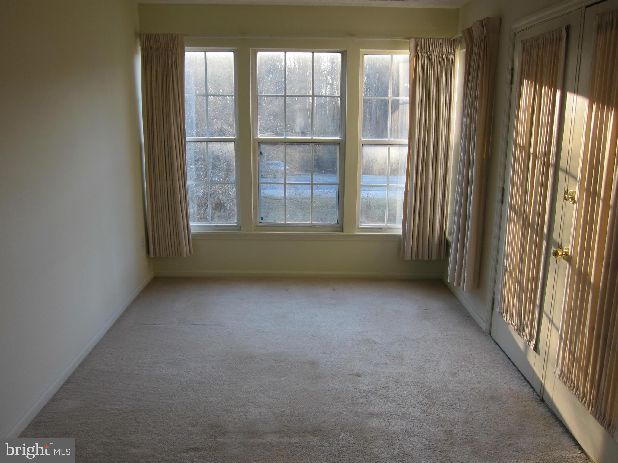 637 Deering Road, Unit 2G Pasadena, MD 21122 - Photo 6 of 21 Dining Room