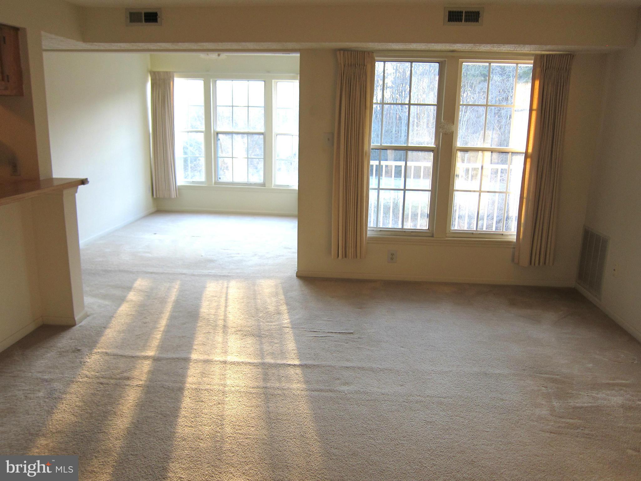 637 Deering Road, Unit 2G Pasadena, MD 21122 - Photo 8 of 21 Family Room