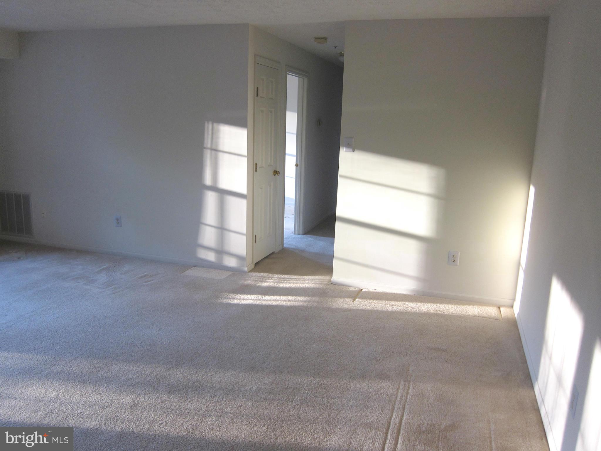 637 Deering Road, Unit 2G Pasadena, MD 21122 - Photo 9 of 21 Family Room