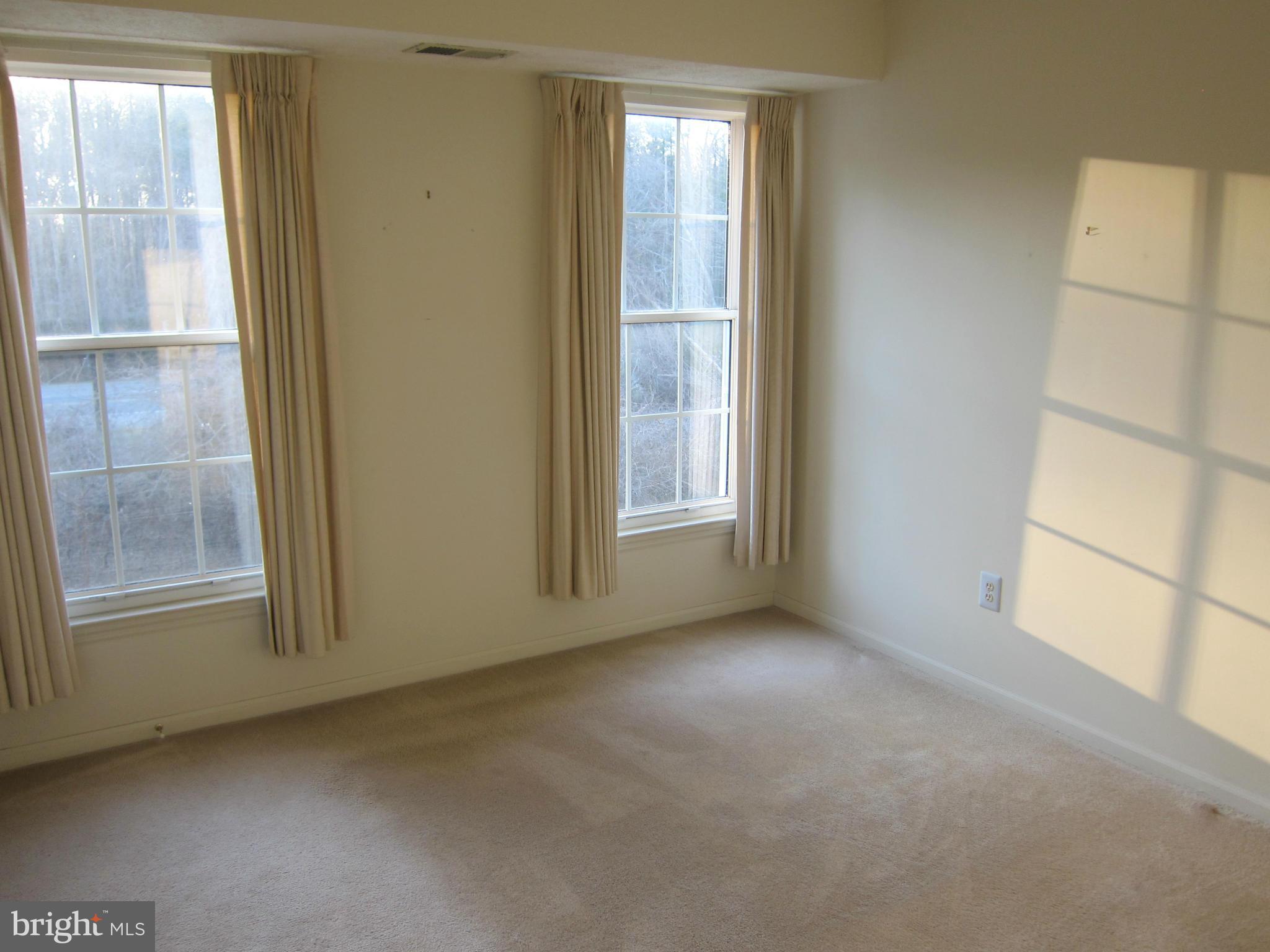 637 Deering Road, Unit 2G Pasadena, MD 21122 - Photo 10 of 21 Family Room