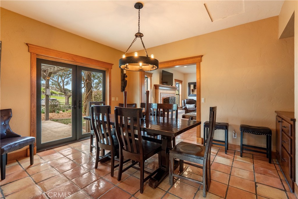 805 Spring Creek Way Templeton, CA 93465 - Photo 14 of 66 Dining Room