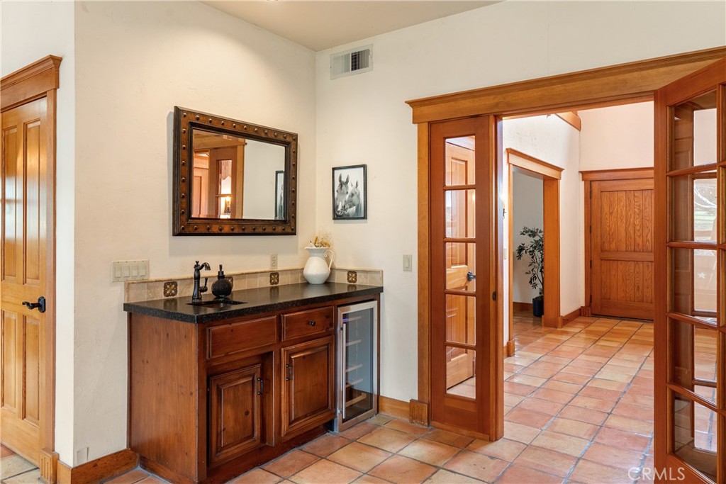 805 Spring Creek Way Templeton, CA 93465 - Photo 24 of 66 Wet Bar