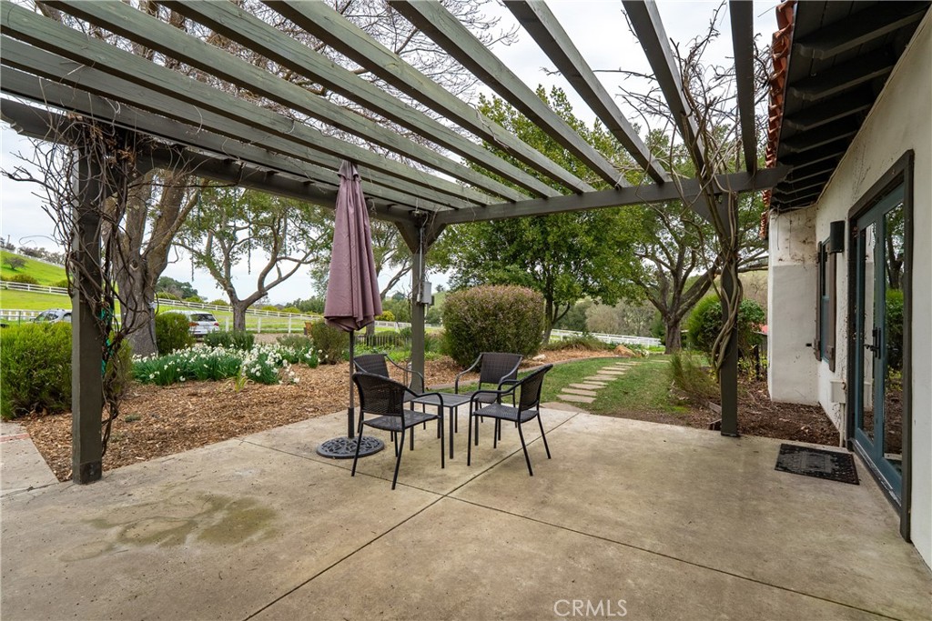 805 Spring Creek Way Templeton, CA 93465 - Photo 45 of 66 Side Yard Patio