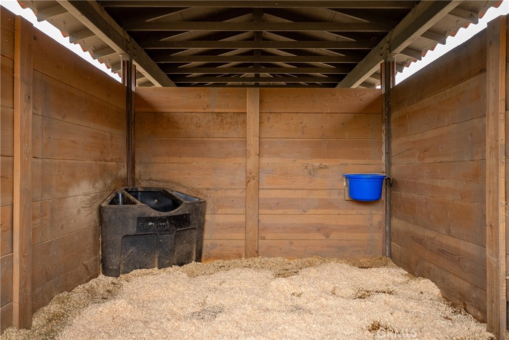 805 Spring Creek Way Templeton, CA 93465 - Photo 53 of 66 Stall Interior