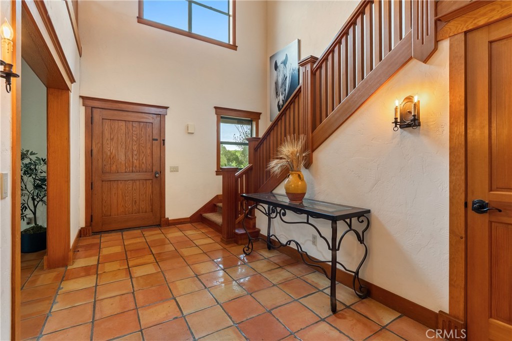 805 Spring Creek Way Templeton, CA 93465 - Photo 7 of 65 a view of an entryway with a workspace