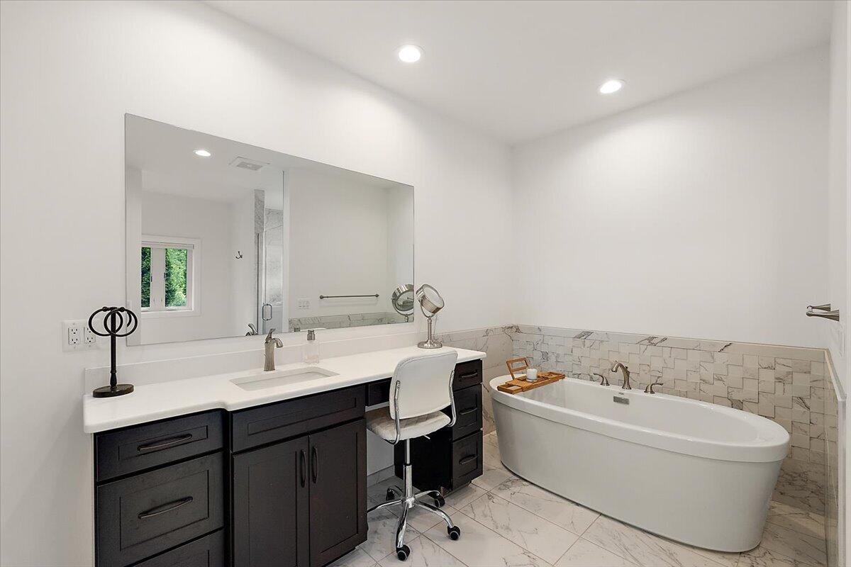 596 South Parker Road Ann Arbor, MI 48103 - Photo 26 of 80 067-596 S Parker-67