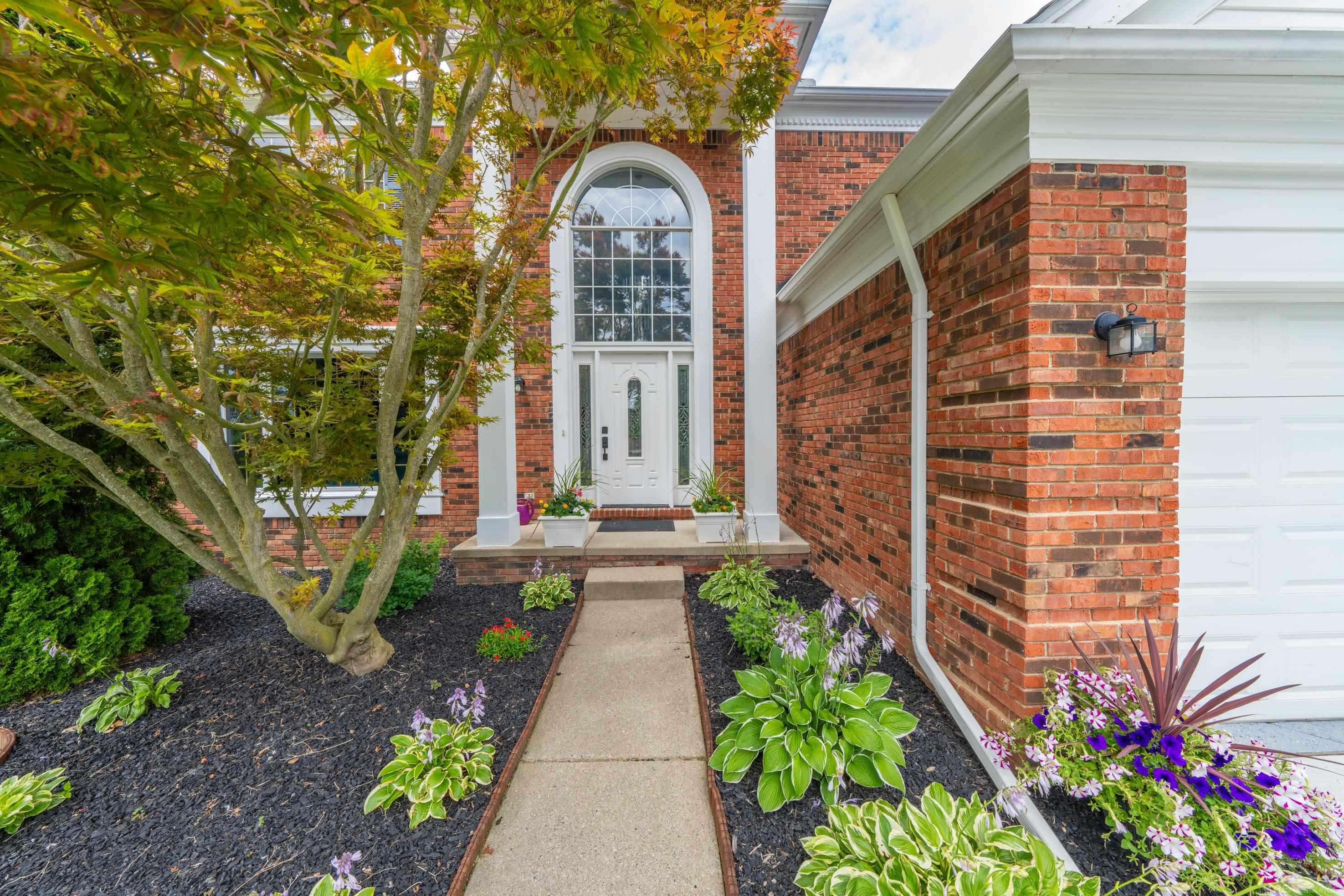 1178 Thames Drive Rochester Hills, MI 48307 - Photo 3 of 39