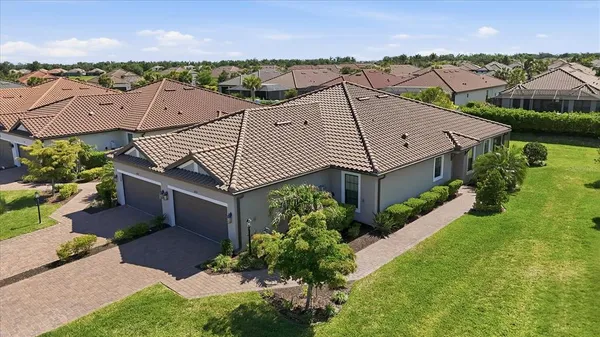 $3,600 | 4733 Tortona Court, Bradenton, FL 34211