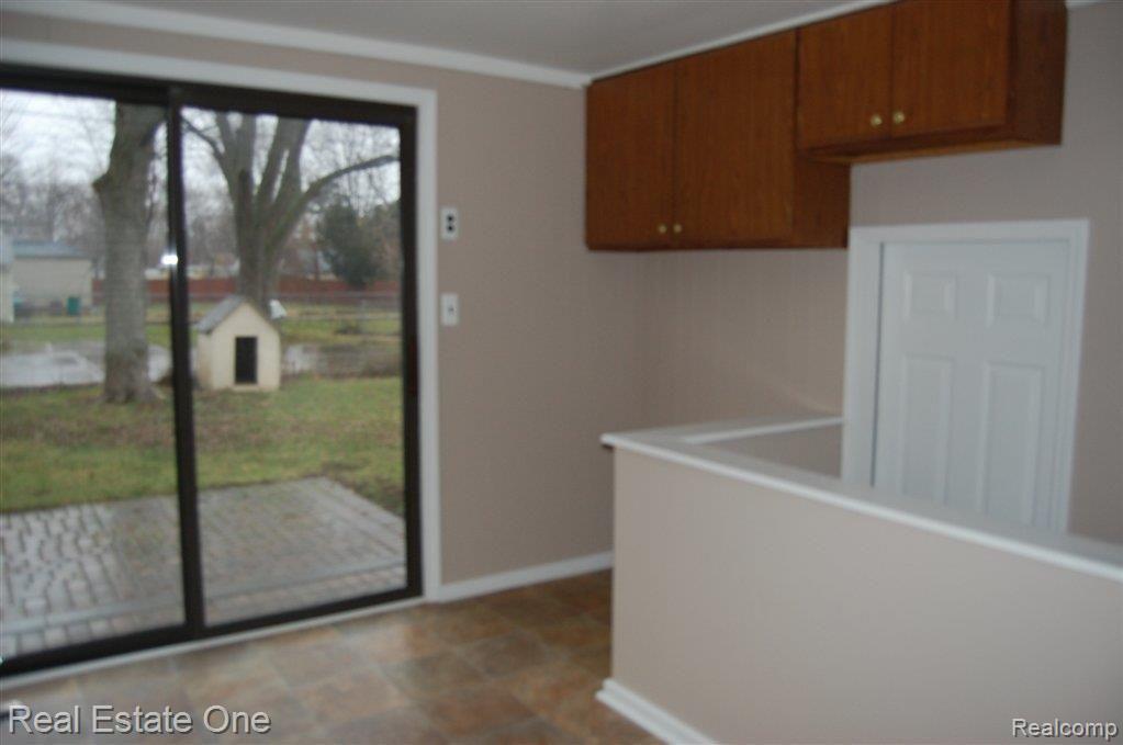 21055 Inkster Road Farmington, MI 48336 - Photo 13 of 14 DSC_0126.JPG