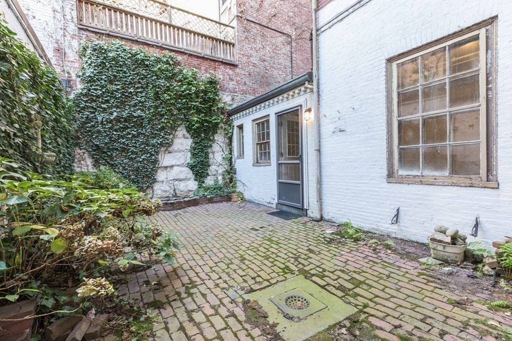 7 Chestnut Street Boston, MA 02108 - Photo 11 of 13