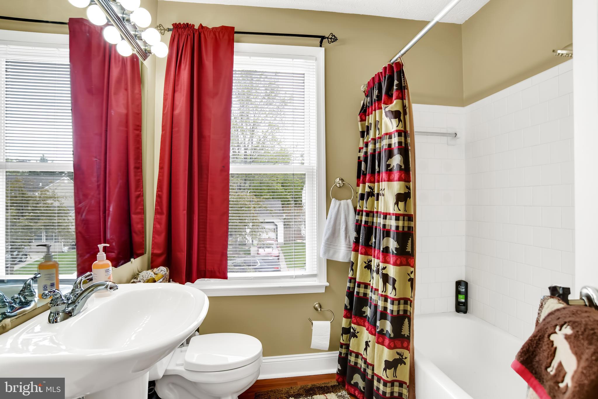 3442 Brookhaven Road Pasadena, MD 21122 - Photo 17 of 30 Updated Hall bath.