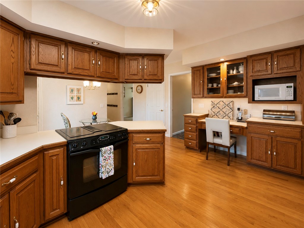 76 Bromley Road Pittsford, NY 14534 - Photo 8 of 50