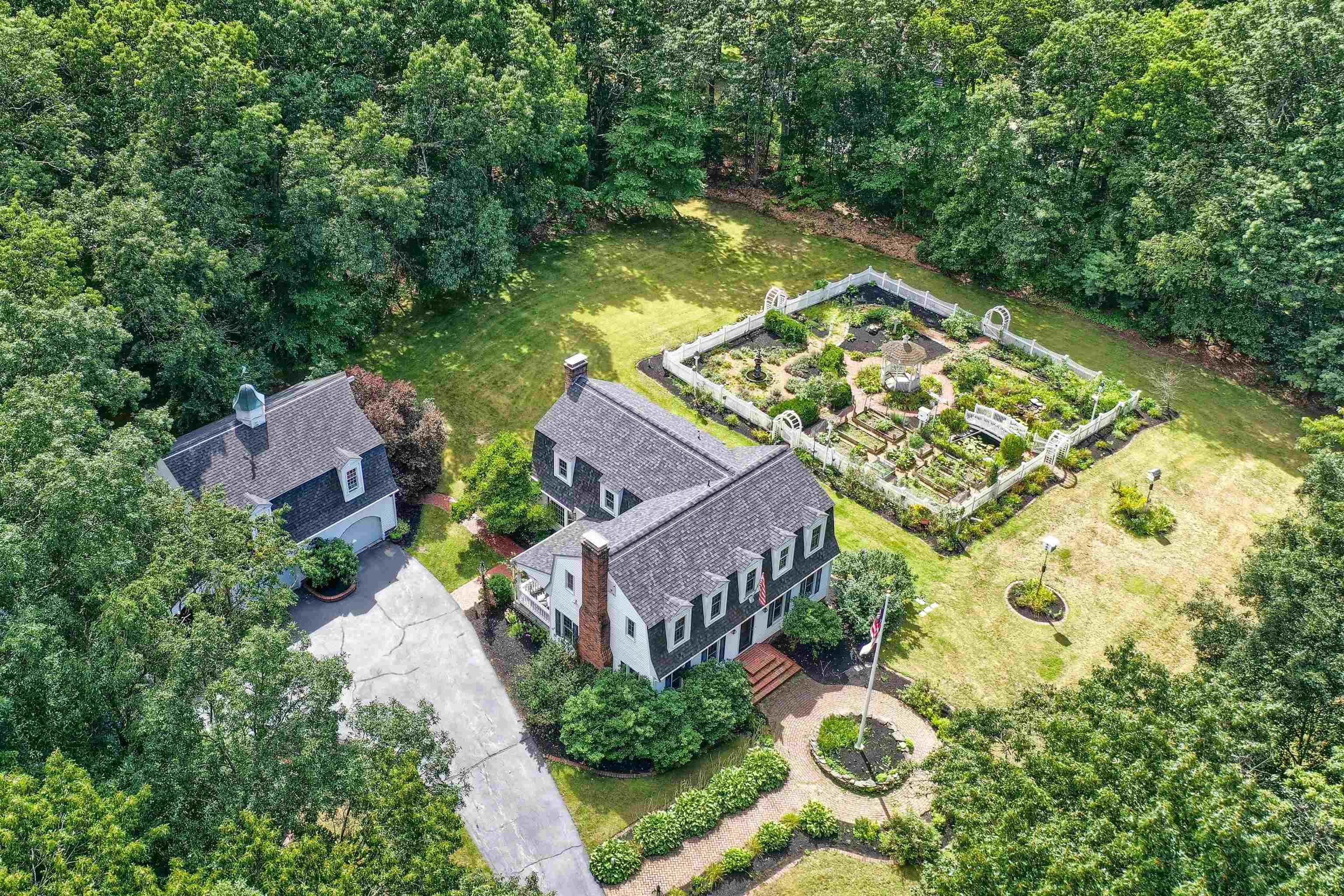 129 Castle Hill Road Windham, NH 03087 - Photo 1 of 40