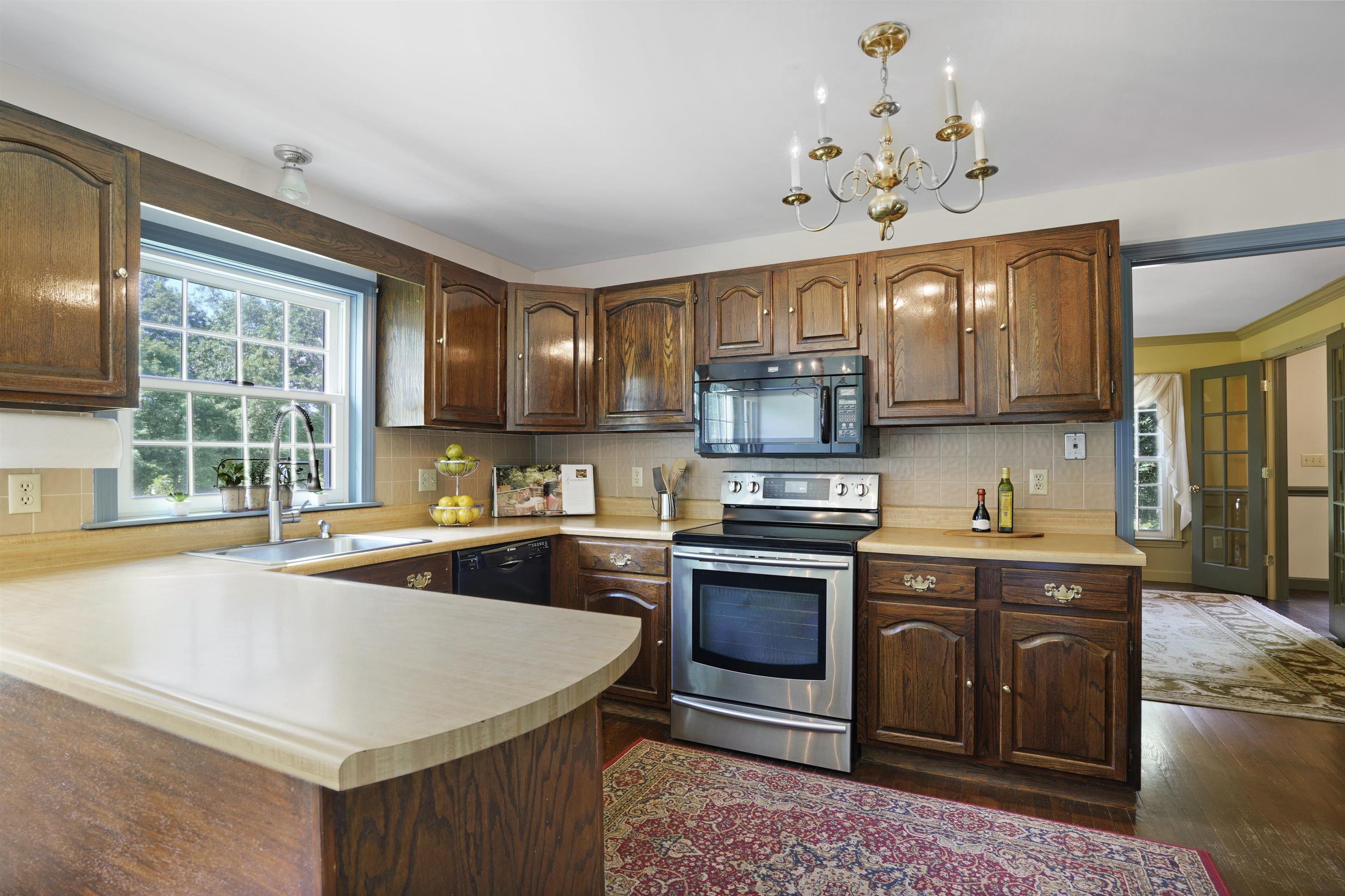 129 Castle Hill Road Windham, NH 03087 - Photo 13 of 40