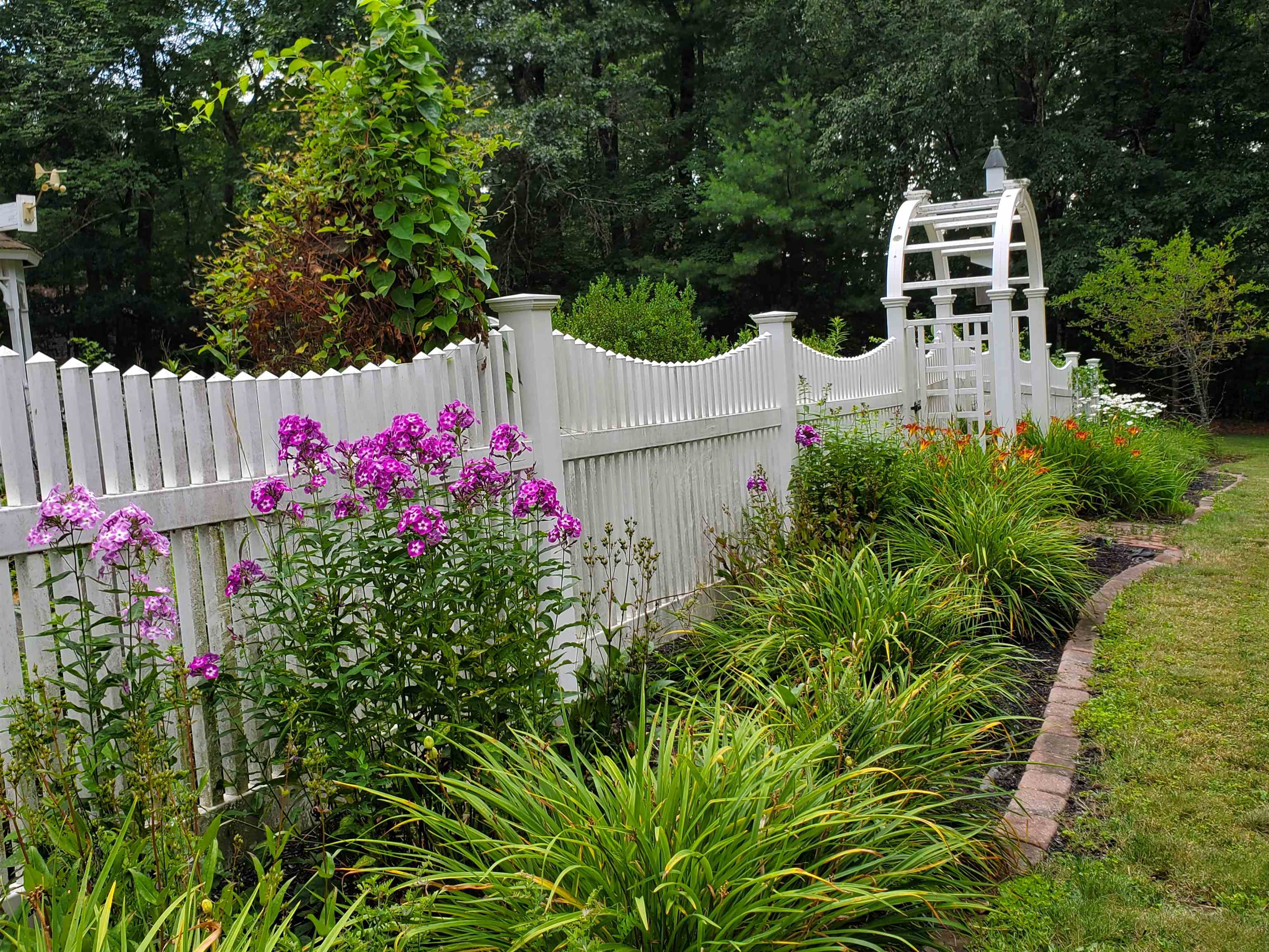 129 Castle Hill Road Windham, NH 03087 - Photo 34 of 40