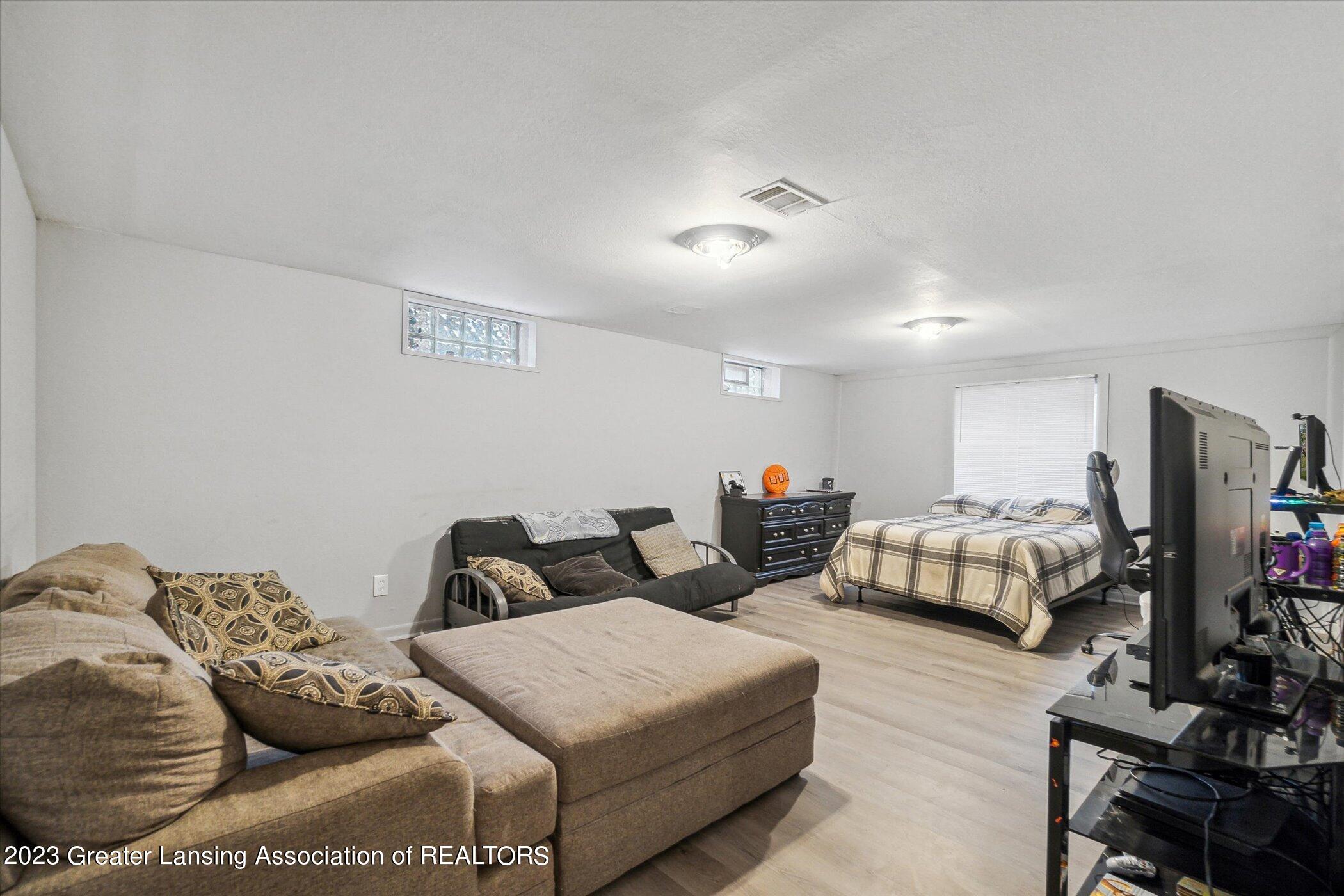 2214 Barstow Road Lansing, MI 48906 - Photo 20 of 32 22-2214-Barstow-Rd-Lansing-MI-48906-Wind