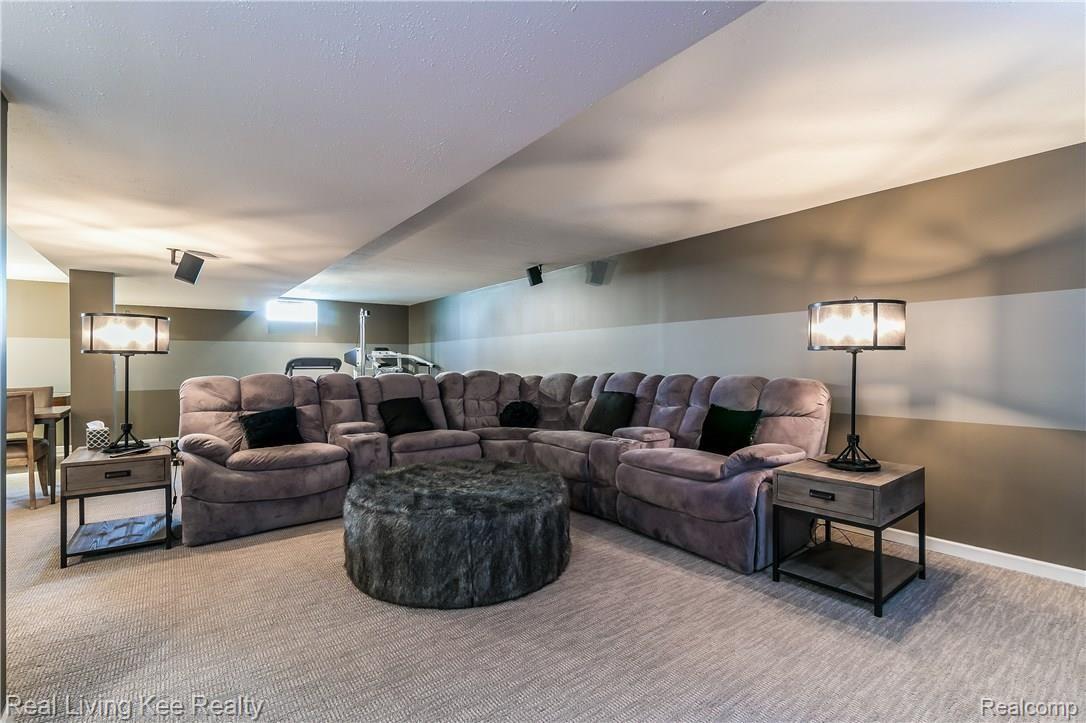 4183 Calumet Drive Rochester, MI 48306 - Photo 29 of 54 029-Recreation_Room-4183139-large.jpg