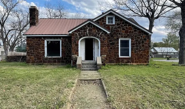 $150,000 | 409 West Davis Street, Hearne, TX 77859