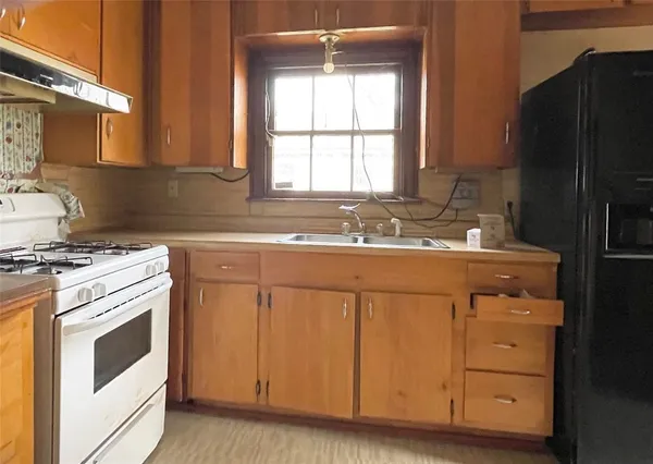 $150,000 | 409 West Davis Street, Hearne, TX 77859