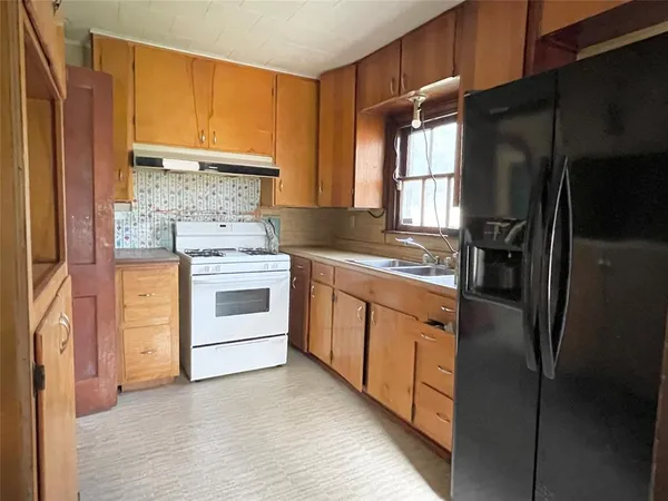 $150,000 | 409 West Davis Street, Hearne, TX 77859