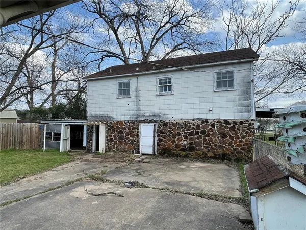 $150,000 | 409 West Davis Street, Hearne, TX 77859