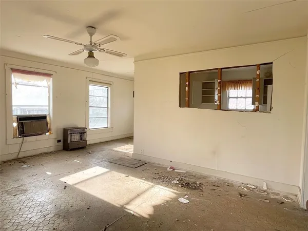$150,000 | 409 West Davis Street, Hearne, TX 77859