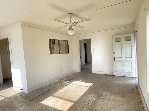 $150,000 | 409 West Davis Street, Hearne, TX 77859