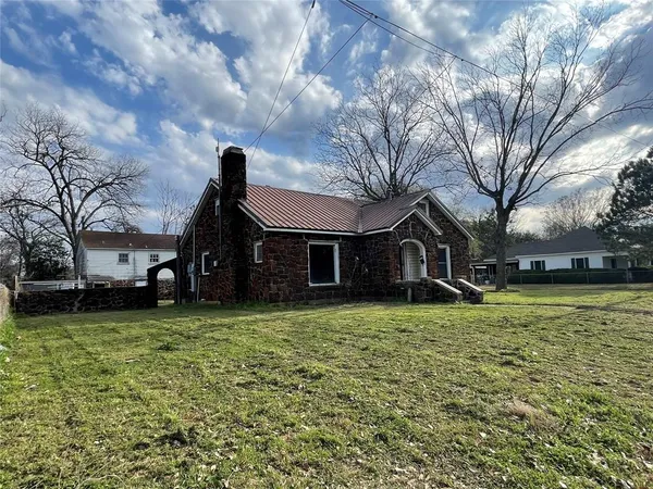 $150,000 | 409 West Davis Street, Hearne, TX 77859