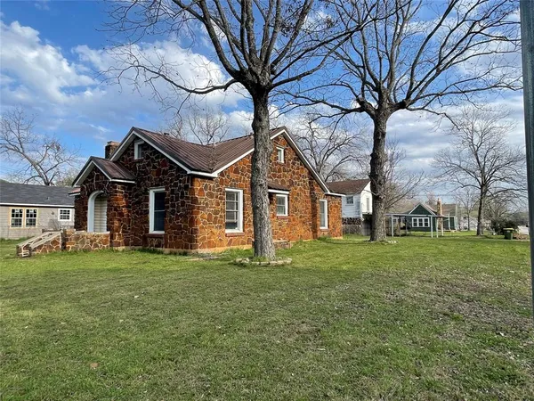 $150,000 | 409 West Davis Street, Hearne, TX 77859