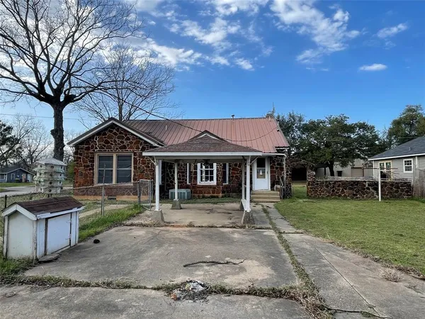 $150,000 | 409 West Davis Street, Hearne, TX 77859
