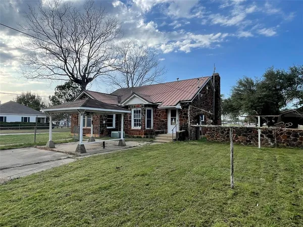 $150,000 | 409 West Davis Street, Hearne, TX 77859