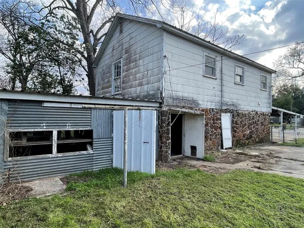 $150,000 | 409 West Davis Street, Hearne, TX 77859