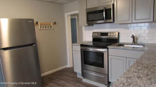 $1,275 | 502 George Street, Unit 5022, Throop, PA 18512