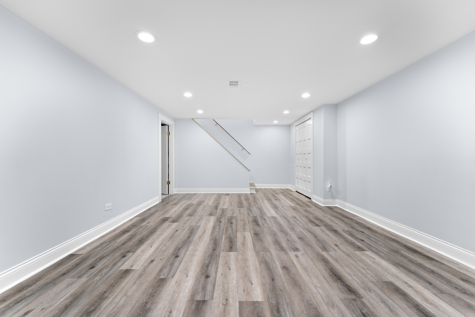 716 North Western Avenue Park Ridge, IL 60068 - Photo 21 of 26 a view of an empty room with wooden floor and a window