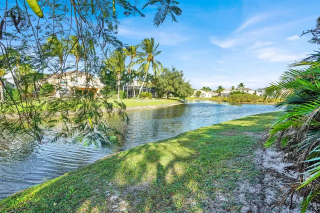 $900,000 | 7541 Downwinds Lane, Lake Worth, FL 33467