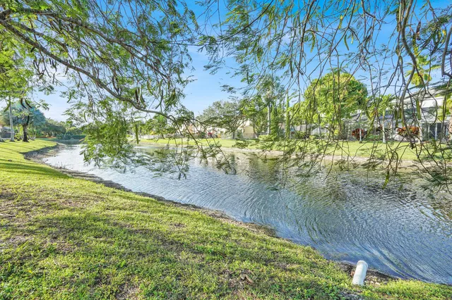 $900,000 | 7541 Downwinds Lane, Lake Worth, FL 33467