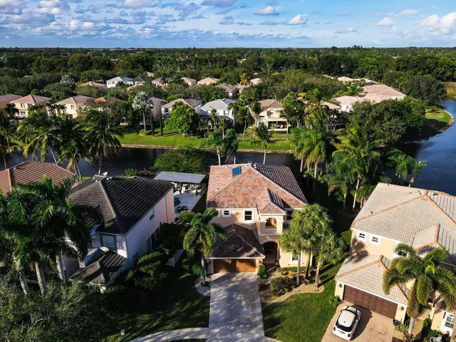 $900,000 | 7541 Downwinds Lane, Lake Worth, FL 33467