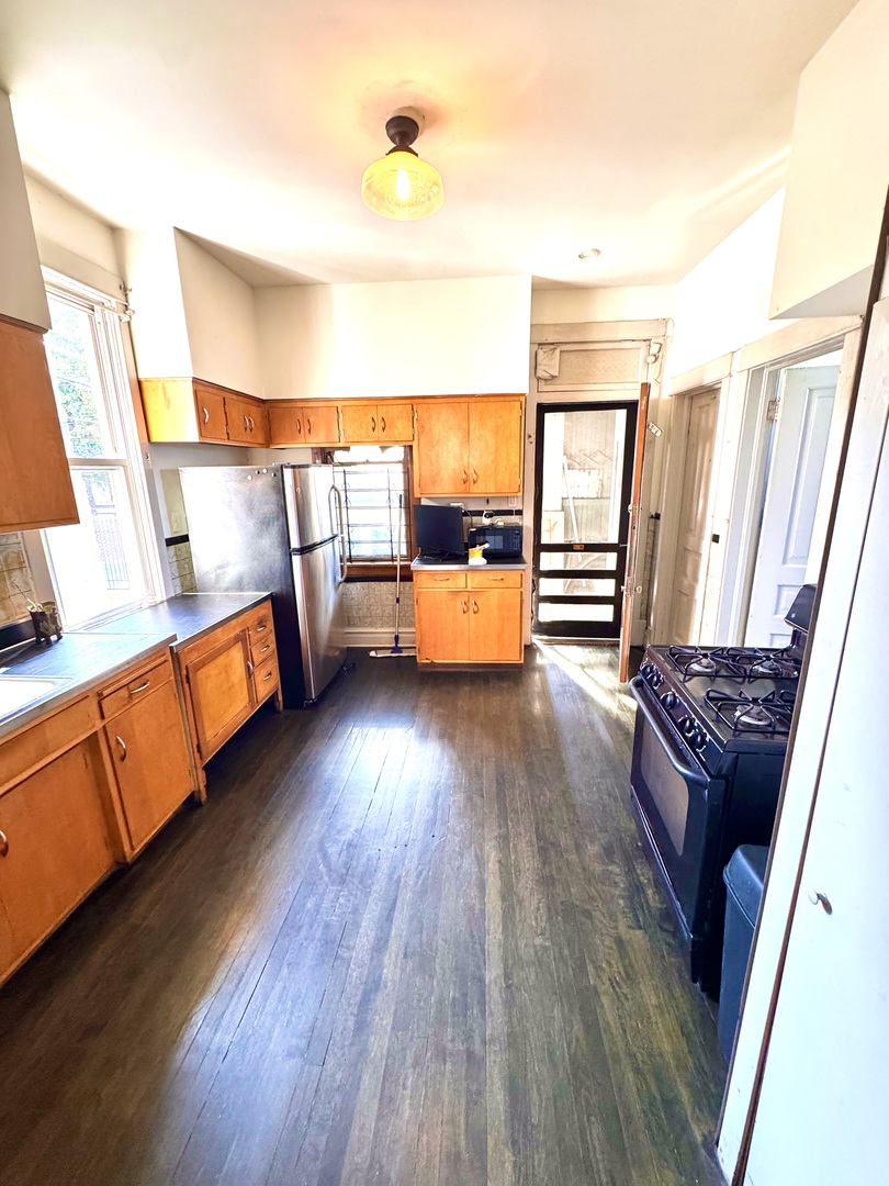 1704 South Racine Avenue Chicago, IL 60608 - Photo 10 of 19