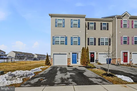 $409,900 | 1061 Wickersham Way, Middletown, DE 19709