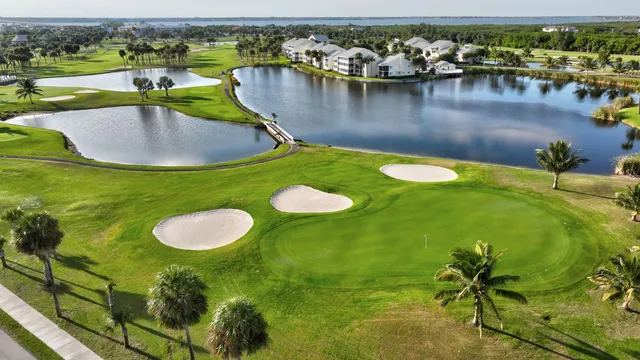 a view of yard with green space
