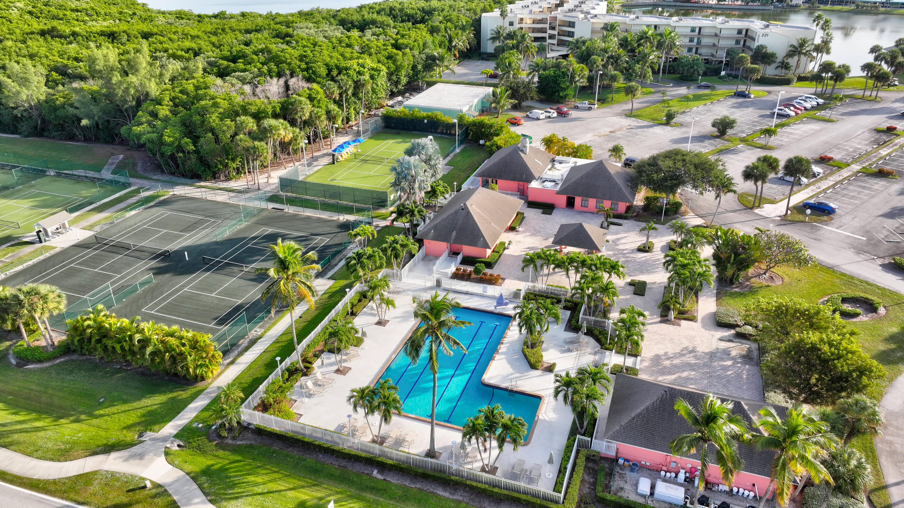 411 Northeast Plantation Road, Unit 522 Stuart, FL 34996 - Photo 44 of 52 a view of yard with green space