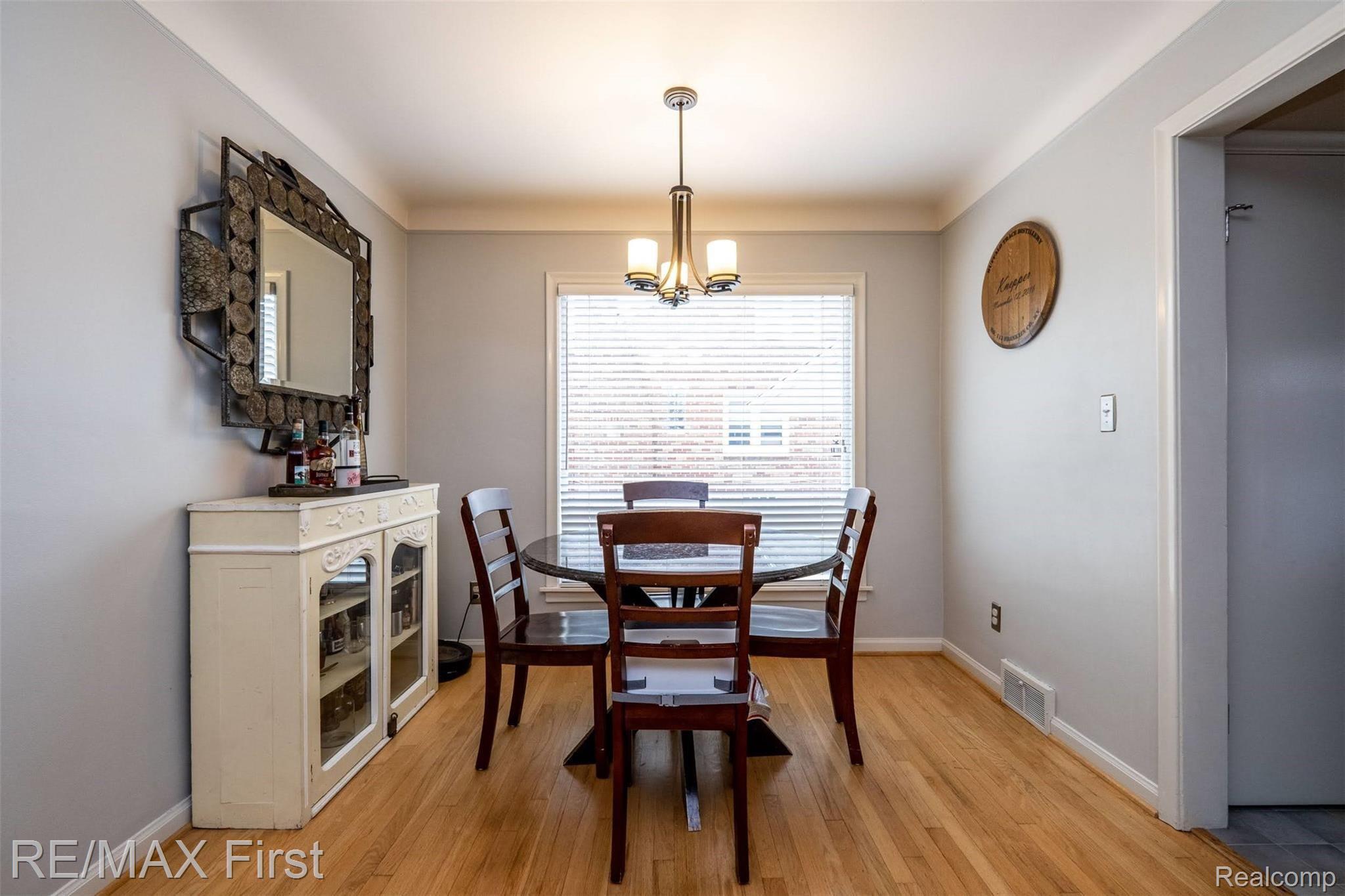 3034 Bamlet Road Royal Oak, MI 48073 - Photo 8 of 40 3034 Bamlet (10 of 37).jpg