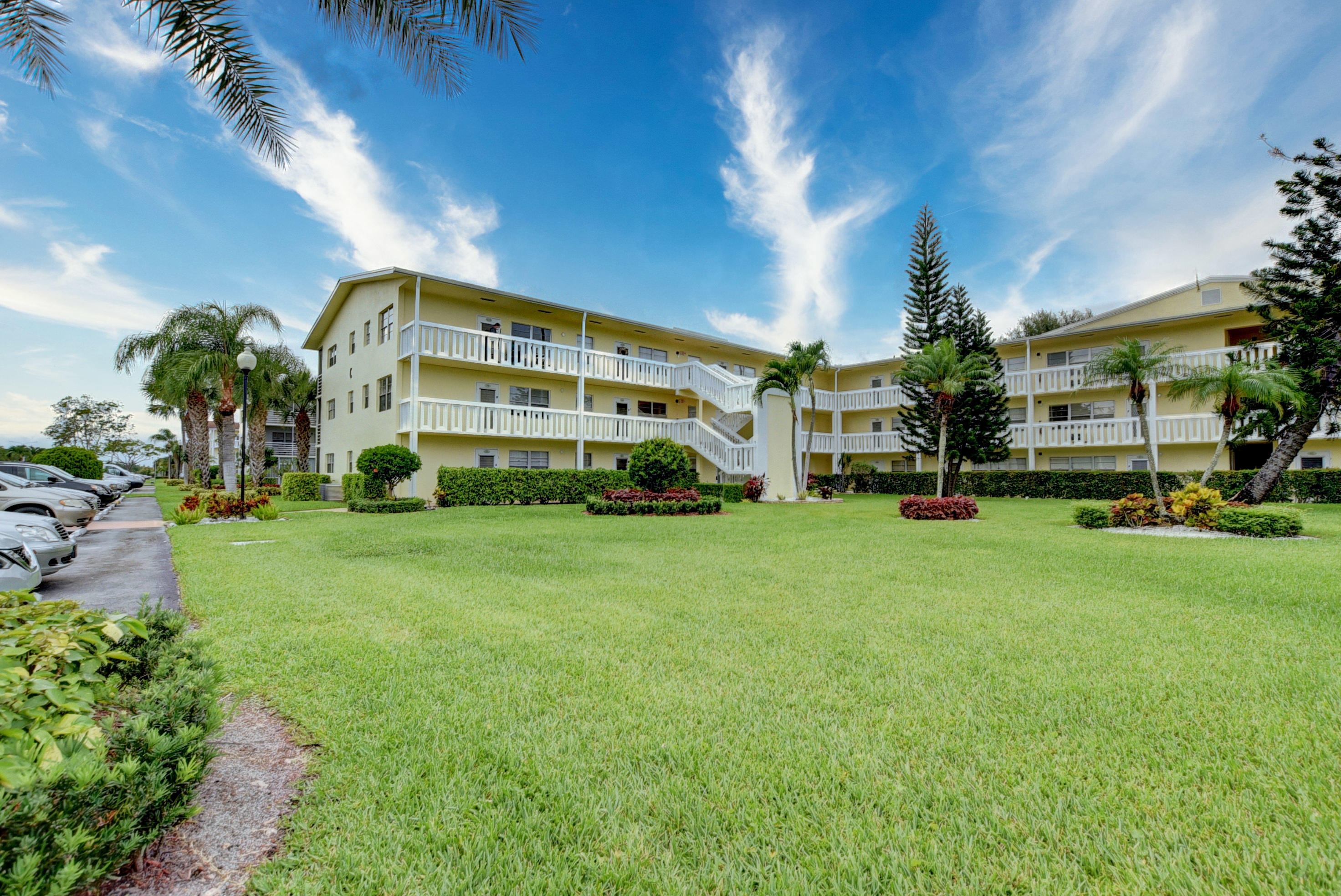 113 Dorset C Boca Raton, FL 33434 - Photo 2 of 49 DORSET BUILDING