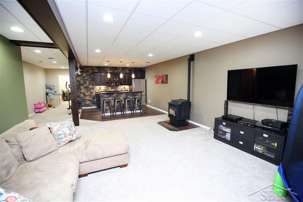 1886 West Stewart Road Midland, MI 48640 - Photo 18 of 43 31394602-17.JPG