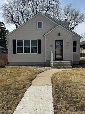 $218,500 | 821 1st Avenue West, Edgerton, MN 56128