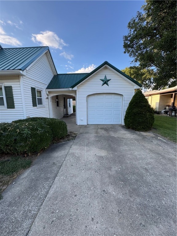 301 West Street Georgetown, IL 61846 - Photo 4 of 34